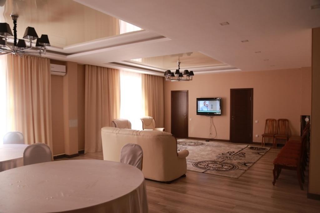 Center Hotel Bișkek Exterior foto